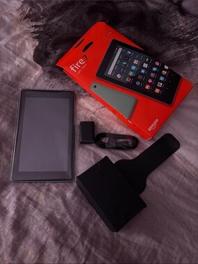 Amazon Fire 7 (9th Generation) 32GB, Wi-Fi, 7in Sage NWT